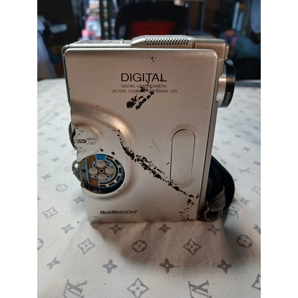 Vtg JVC GR-DVM70U Mini DV Digital Video Camera Japan Digital Still For Parts